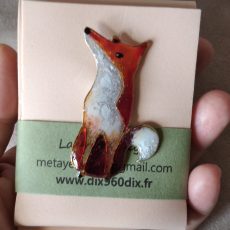 broche résine renard rêveur
