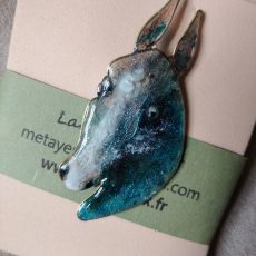 broche résine cheval bleu